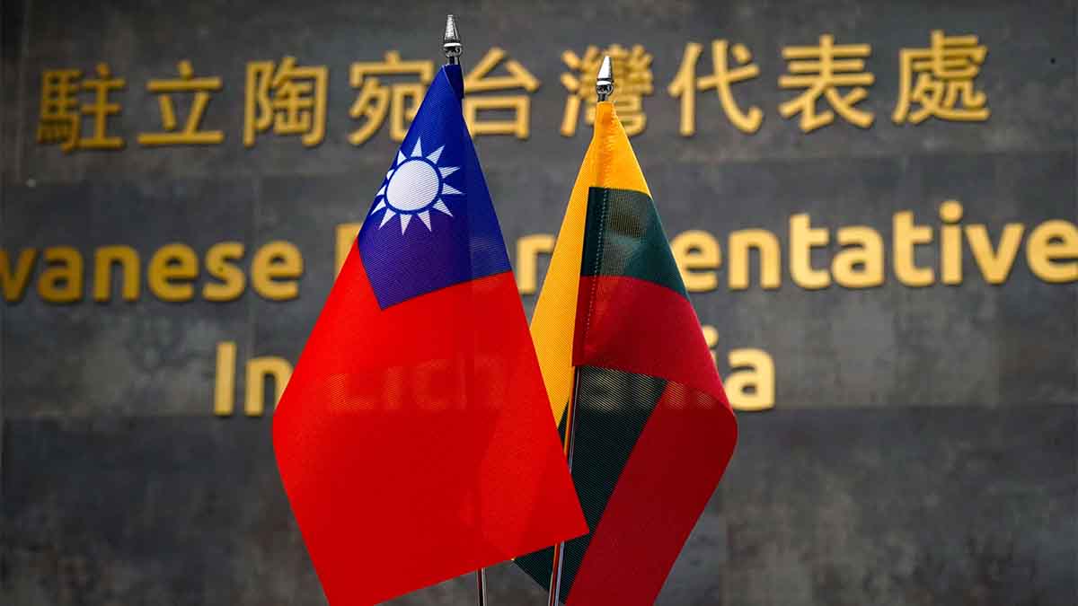 (File) Taiwanese and Lithuanian flags are displayed at the Taiwanese Representative Office in Vilnius, Lithuania January 20, 2022. Reuters (File) Taiwanese and Lithuanian flags are displayed at the Taiwanese Representative Office in Vilnius, Lithuania January 20, 2022. Reuters
