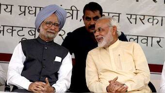 Manmohan Singh with Prime Minister Narendra Modi. Image Courtesy: @narendramodi