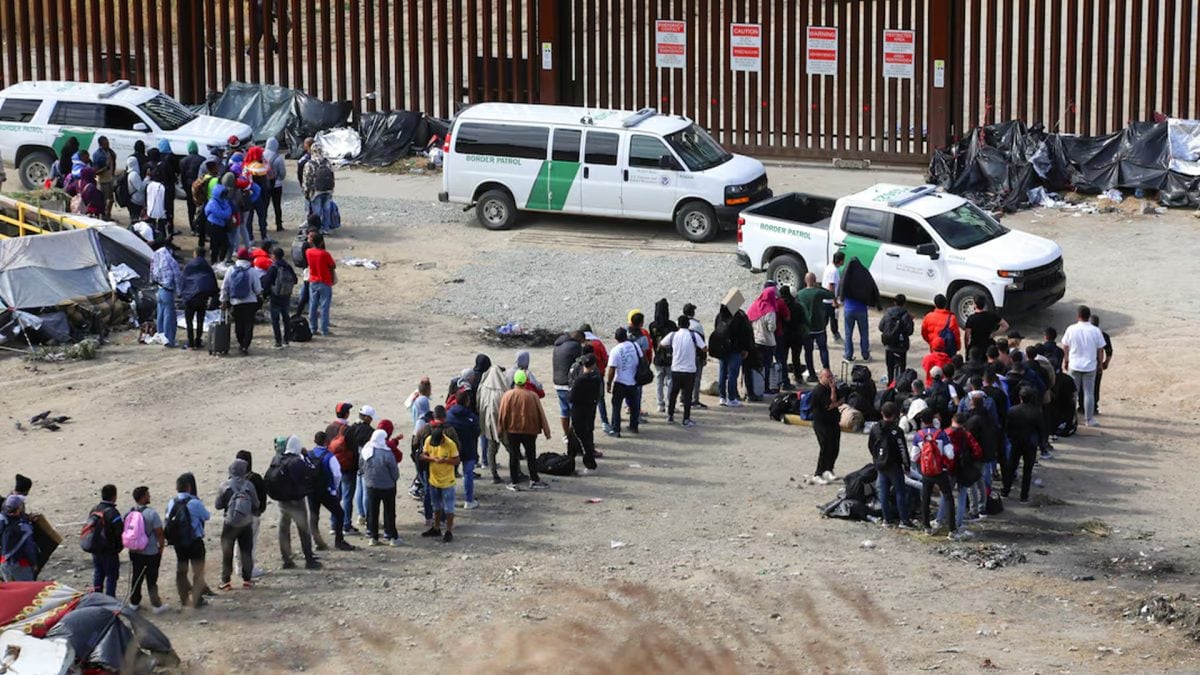 Mexico creating smartphone app for migrants to push out alerts if they get detained in the US