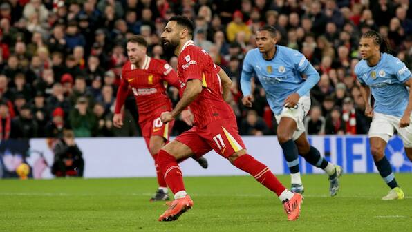 Premier League: Liverpool condemn City to fourth consecutive league defeat as United hammer Everton 4-0