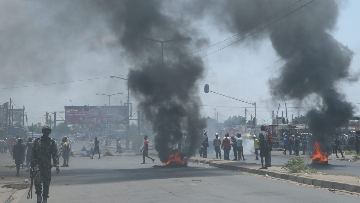 Mozambique's election unrest leaves markets bare, economy in crisis