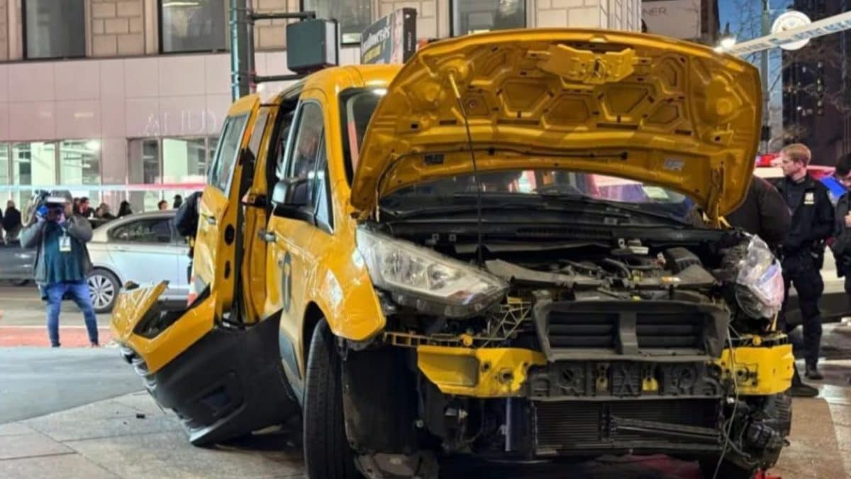 New York taxi driver mows down pedestrians in Manhattan, police say 6 taken to hospital