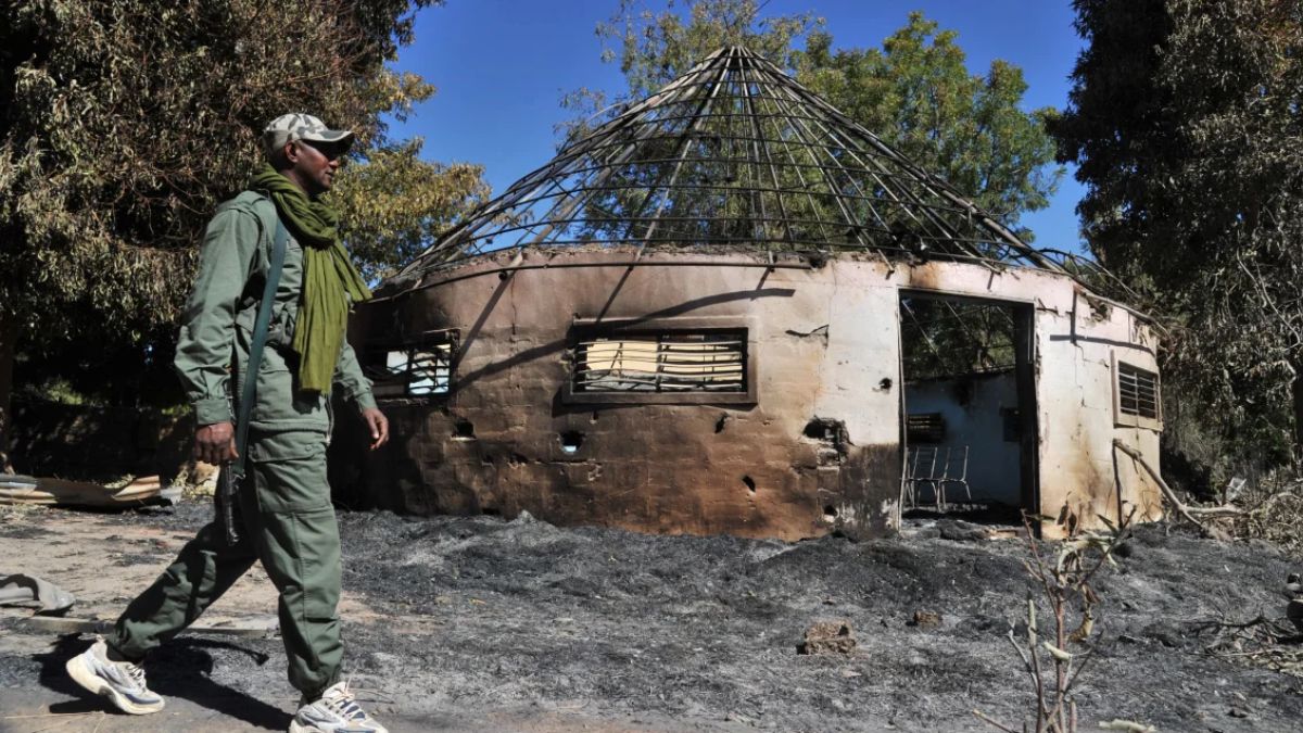 At least 20 killed in jihadist attacks on central Mali villages At least 20 killed in jihadist attacks on central Mali villages