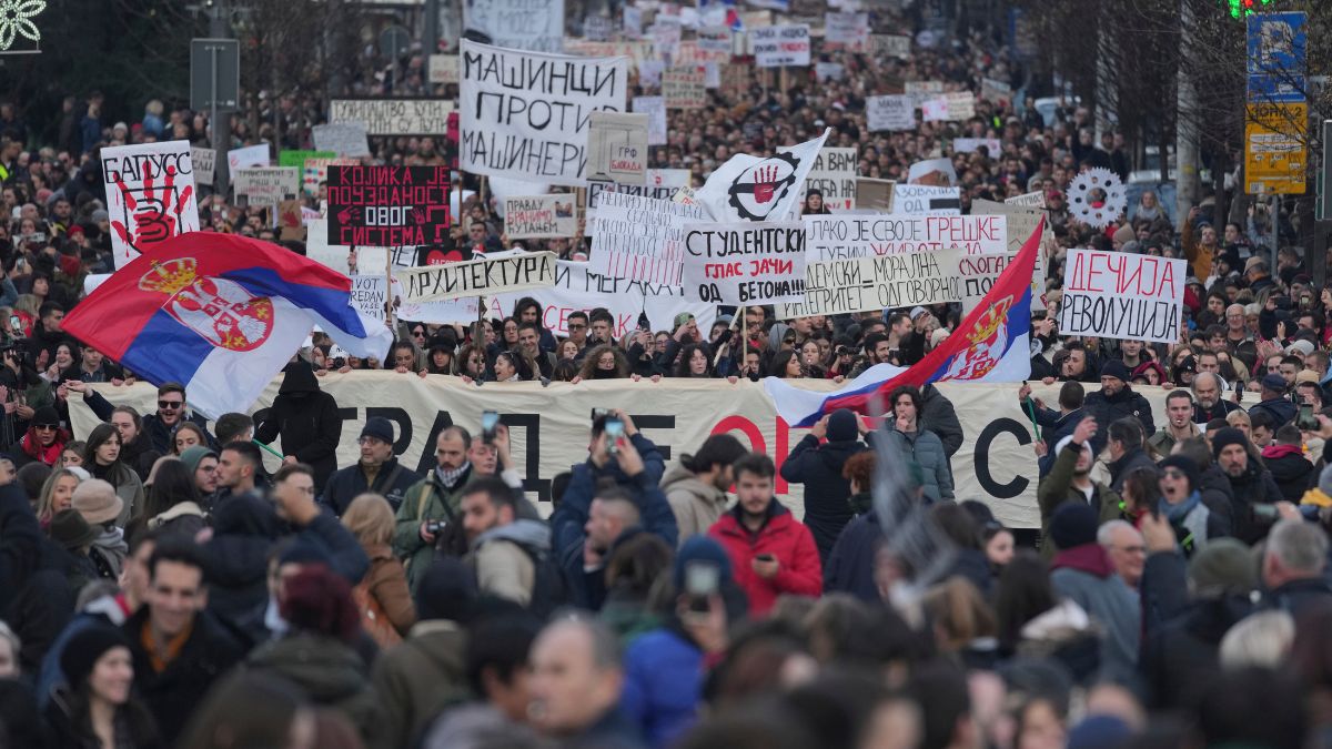 Serbian students protest deadly station collapse, tell chief prosecutor to 'fight for law, justice' Serbian students protest deadly station collapse, tell chief prosecutor to 'fight for law, justice'