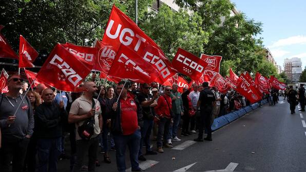 Spain's a step closer to a shorter work week, here's how unions helped get here