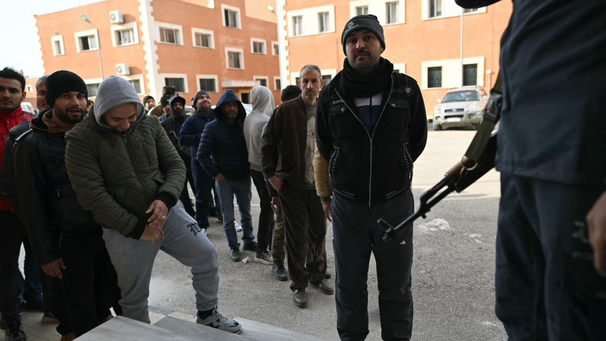 Syria: Assad’s soldiers queue up at HTS centers seeking amnesty