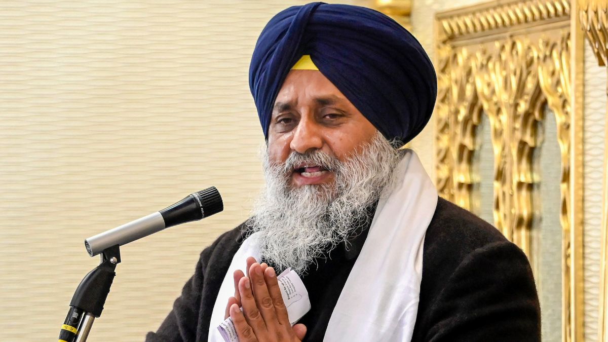 Why Akal Takht ordered Sukhbir Badal to clean toilets, wash utensils at Golden Temple Why Akal Takht ordered Sukhbir Badal to clean toilets, wash utensils at Golden Temple