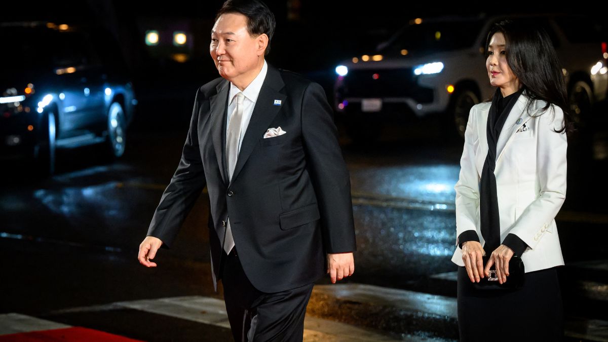 South Korea's President Yoon Suk Yeol (L) and South Korea's First Lady Kim Keon Hee (R) arrive for the leaders and spouses dinner during the Asia-Pacific Economic Cooperation (APEC) Leaders' Week at the Legion of Honor in San Francisco, California, on November 16, 2023. File Photo/AFP South Korea's President Yoon Suk Yeol (L) and South Korea's First Lady Kim Keon Hee (R) arrive for the leaders and spouses dinner during the Asia-Pacific Economic Cooperation (APEC) Leaders' Week at the Legion of Honor in San Francisco, California, on November 16, 2023. File Photo/AFP