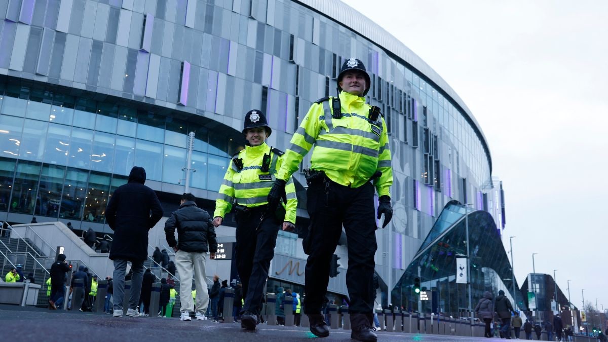 UK police shoot dead man with knife on Christmas eve in Worcestershire after hours of negotiations