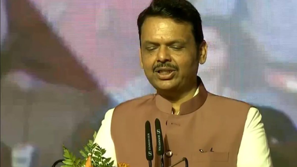 Devendra Fadnavis takes oath as Maharashtra CM, Shinde and Pawar to be his deputies Devendra Fadnavis takes oath as Maharashtra CM, Shinde and Pawar to be his deputies