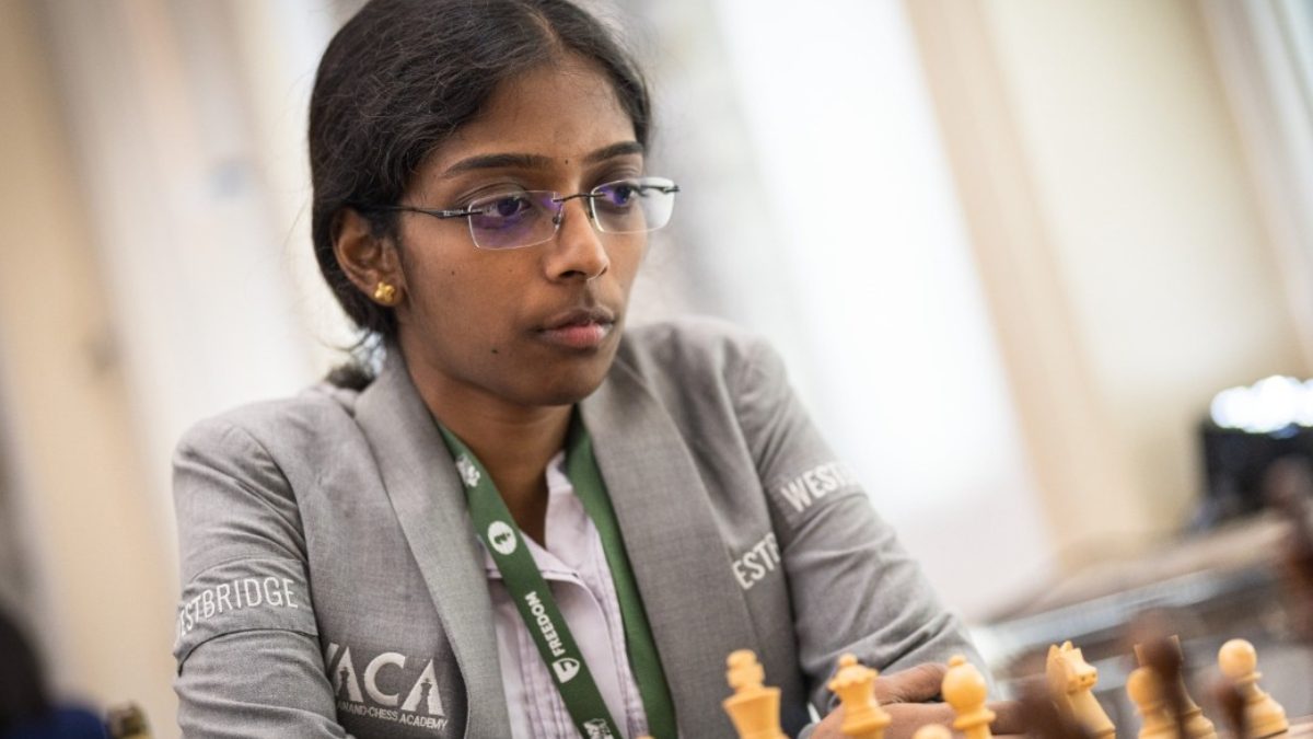 FIDE World Blitz Championship 2024: R Vaishali qualifies for quarter-finals; Arjun, Praggnanandhaa bow out FIDE World Blitz Championship 2024: R Vaishali qualifies for quarter-finals; Arjun, Praggnanandhaa bow out