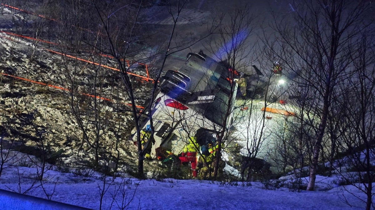 3 killed 4 injured after bus carrying foreign tourists plunges into lake in Norway 3 killed 4 injured after bus carrying foreign tourists plunges into lake in Norway