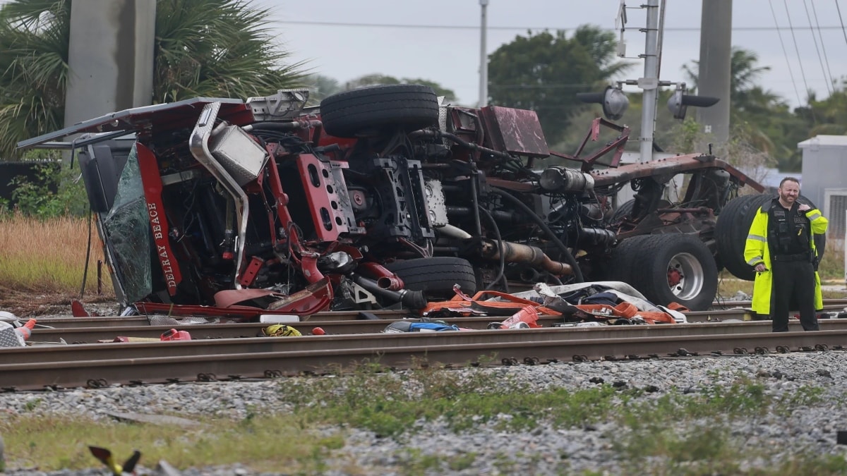 15 injured after high-speed train collides with fire truck in Florida