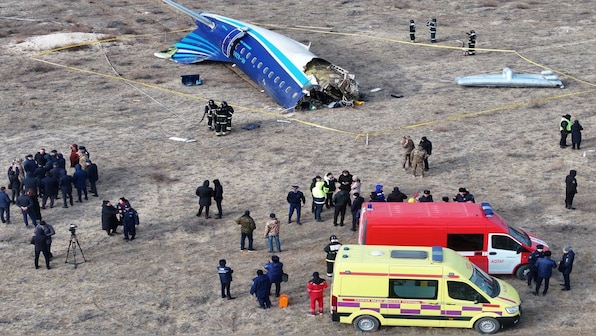 Loud bangs, prayers... The final moments before Azerbaijan Airlines plane went down