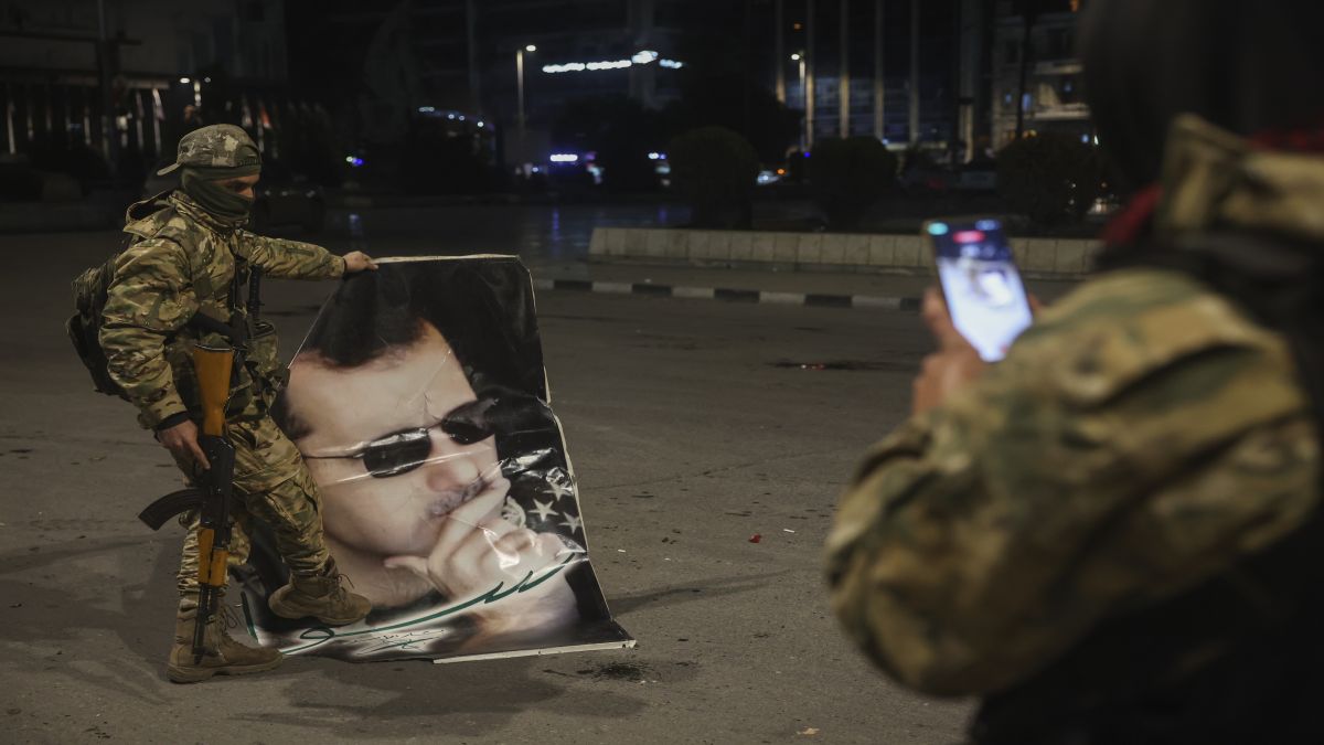 Syria's PM says 'ready for handover process' after army tells officers that Assad's rule has ended Syria's PM says 'ready for handover process' after army tells officers that Assad's rule has ended