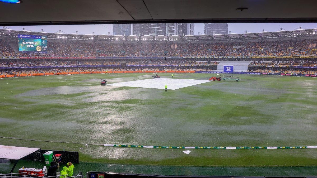Brisbane weather forecast: Play on Day 1 of IND vs AUS 3rd Test has been stopped due to rain. Image: AP Brisbane weather forecast: Play on Day 1 of IND vs AUS 3rd Test has been stopped due to rain. Image: AP