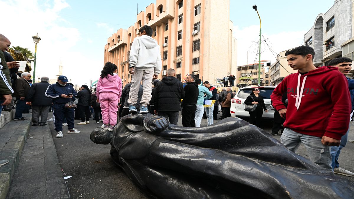 Syria: International flight operations to resume in Damascus first time after Assad's ouster