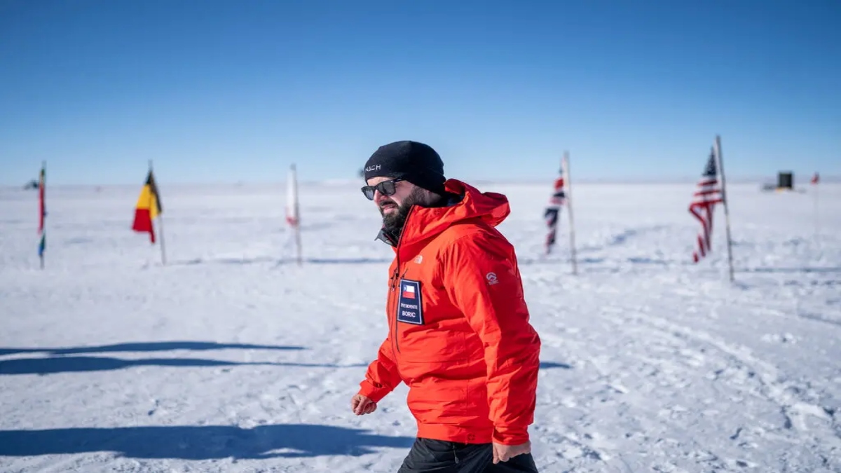 Who owns Antarctica? Chile president makes a claim with maiden visit Who owns Antarctica? Chile president makes a claim with maiden visit