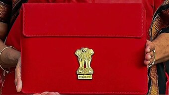 The Economic Survey 2024-25 paints an optimistic picture of growth, but the disconnect between corporate profits, employment growth, and wages poses risks. Image: Money Sharma / AFP