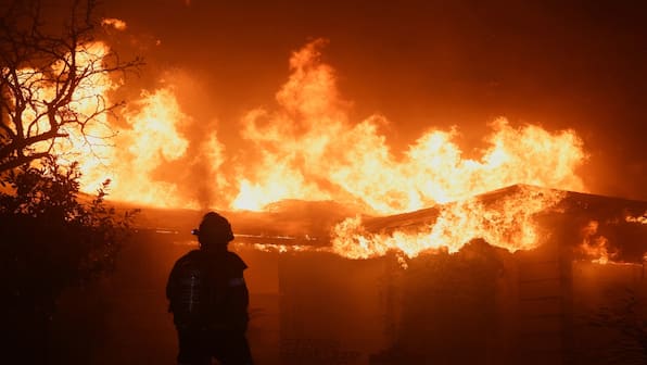 Los Angeles wildfires continue to rage on as authorities fear rise in death toll