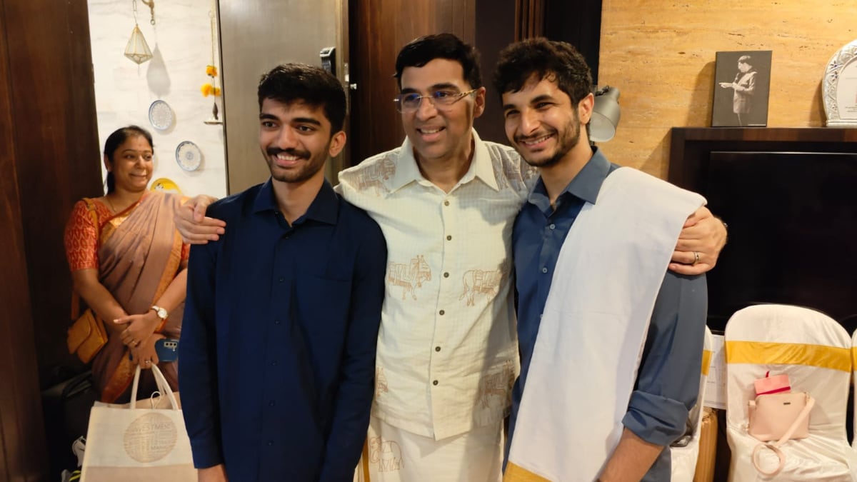 Viswanathan Anand shows off dance skills with D Gukesh, R Praggnanandhaa, Vidit Gujrathi; see video