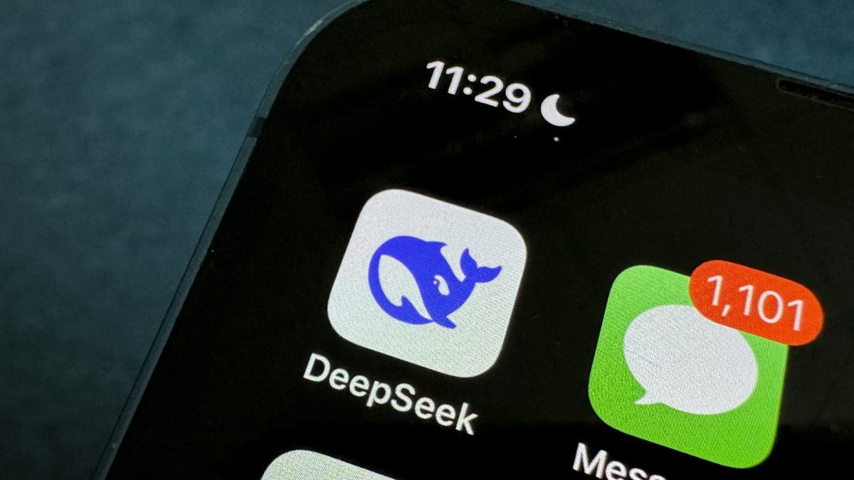 Trump says Chinese AI chatbot DeepSeek a 'wake-up call' as US stocks tank $1 tn