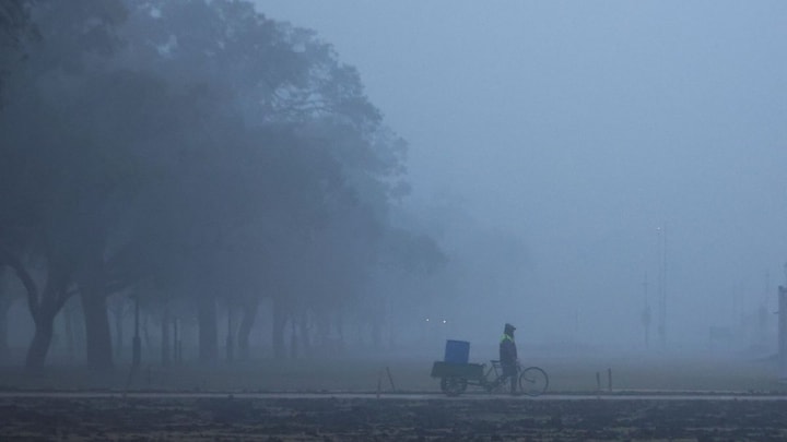 Blinding fog in Delhi delays over 100 flights, 26 trains; zero visibility at airport