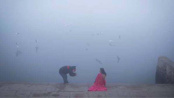 Thick fog blankets Delhi as cold waves sweep north India; several flights, trains cancelled