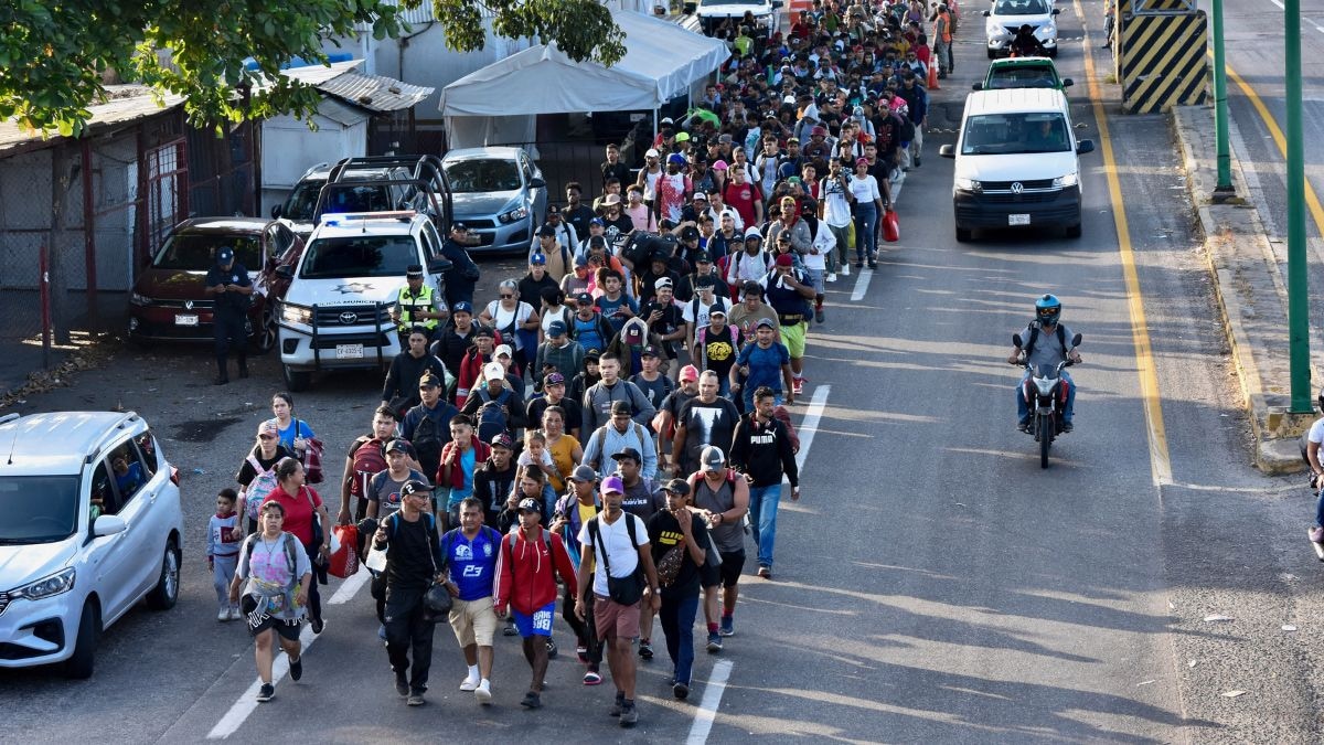 Amid Trump's crackdown, migrant caravan travels through Mexico to enter us