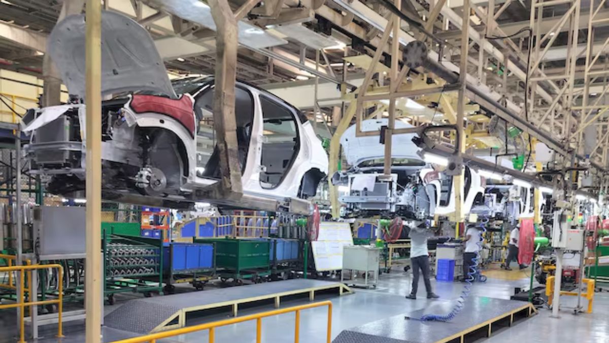 US to impose 25% tariffs on automobiles, chips & medicines, says Trump US to impose 25% tariffs on automobiles, chips & medicines, says Trump