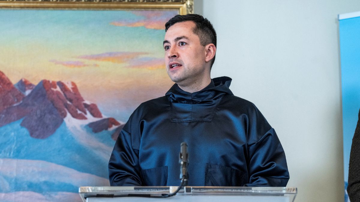 Amid Trump's call to purchase Greenland, island's leader pushes for independence Amid Trump's call to purchase Greenland, island's leader pushes for independence