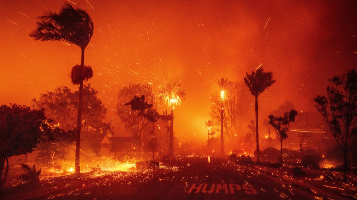 The Palisades Fire ravages a neighborhood amid high winds in the Pacific Palisades neighborhood of Los Angeles, California, Tuesday, Jan. 7, 2025. (Photo: AP) The Palisades Fire ravages a neighborhood amid high winds in the Pacific Palisades neighborhood of Los Angeles, California, Tuesday, Jan. 7, 2025. (Photo: AP)