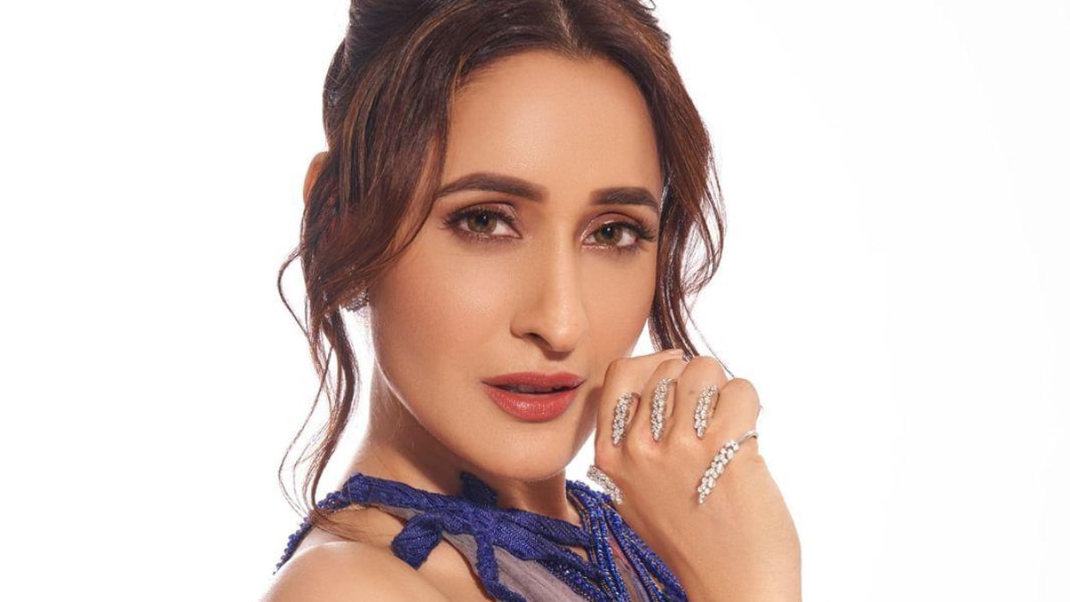 Pragya Jaiswal Attends 'Daaku Maharaaj' Success Meet, Expresses Gratitude Towards Nandamuri Balakrishna, Director Bobby Kolli and Music Director Thaman