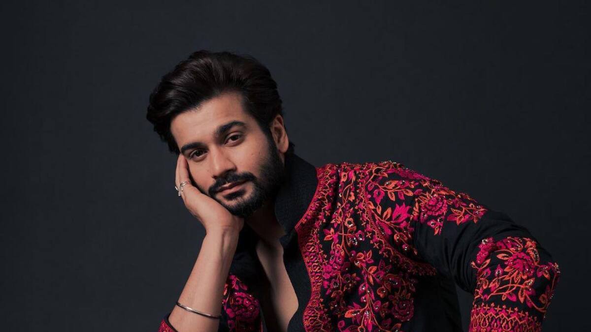Sunny Kaushal completes shooting for a detective comedy, celebrates ...