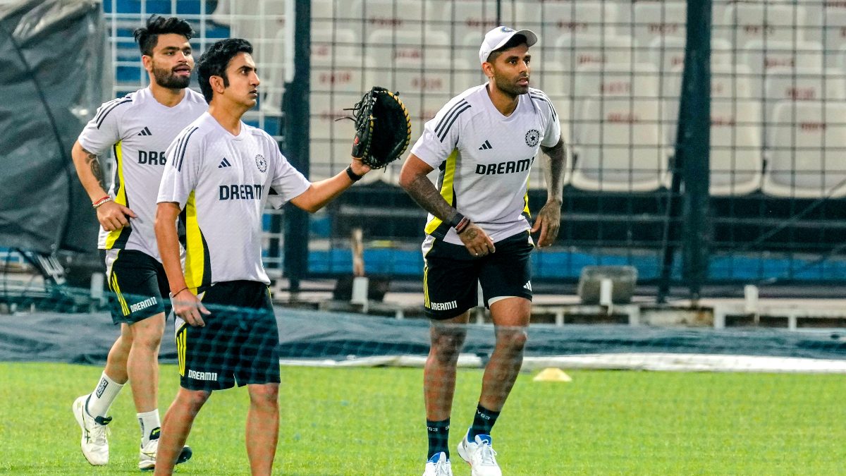 Embattled Gambhir gets McCullum's support: 'Gautam is a really strong leader of men' Embattled Gambhir gets McCullum's support: 'Gautam is a really strong leader of men'