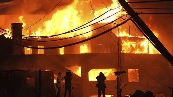 Billy Crystal, Mandy Moore among those who lost homes in Los Angeles fires