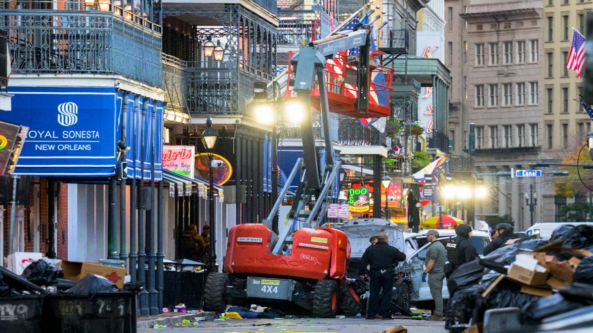 New Orleans suspect shot dead after 10 killed in vehicle attack; FBI says event an 'act of terrorism'