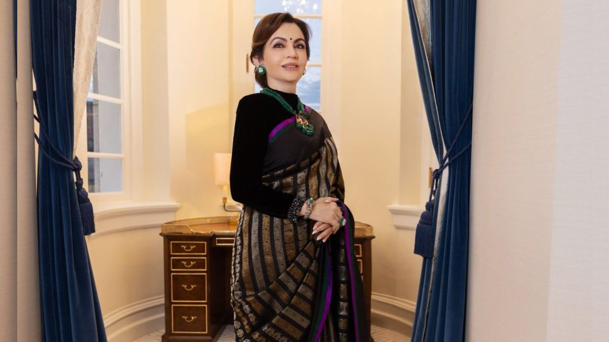 Nita Ambani exuded elegance draped in a Kanchipuram silk saree. Nita Ambani exuded elegance draped in a Kanchipuram silk saree.