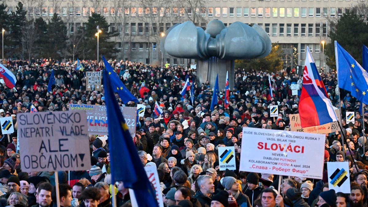 Slovak PM Fico rejects calls for resignation amid mass protests over pro-Russia stance