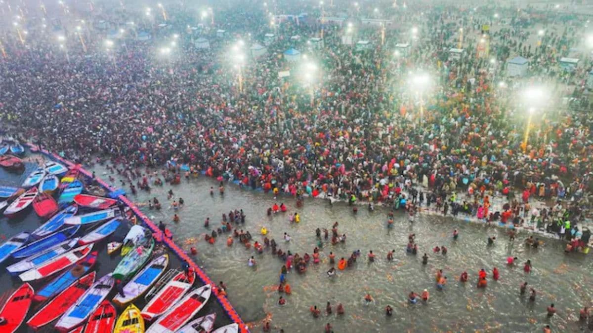 Maha Kumbh 2025: 1.65 crore people take holy dip on first day in Sangam