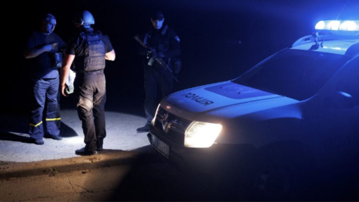 As Ukrainians flee country to escape military duty, police launch nationwide raids to nab draft evaders As Ukrainians flee country to escape military duty, police launch nationwide raids to nab draft evaders