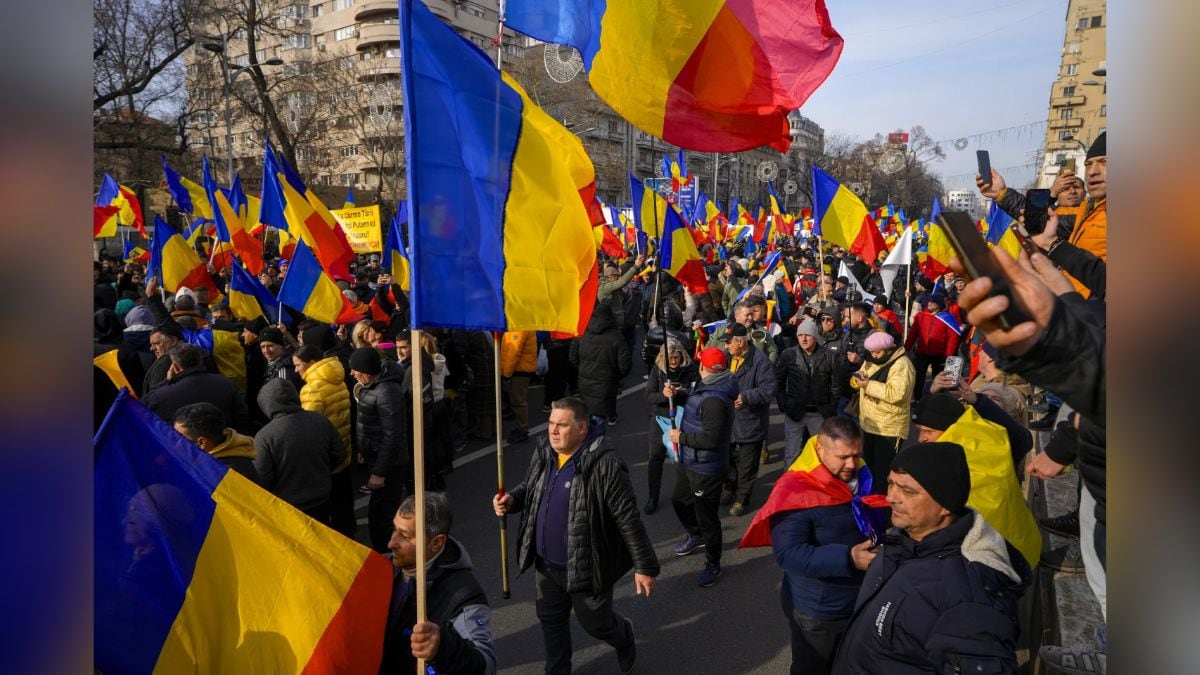 'Democracy is not optional': Thousands in Romania protest cancelled presidential elections