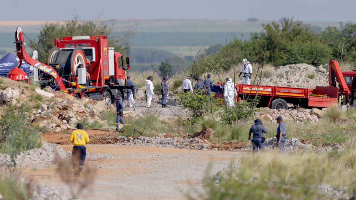 South Africa: Videos show dead bodies at disused gold mine South Africa: Videos show dead bodies at disused gold mine