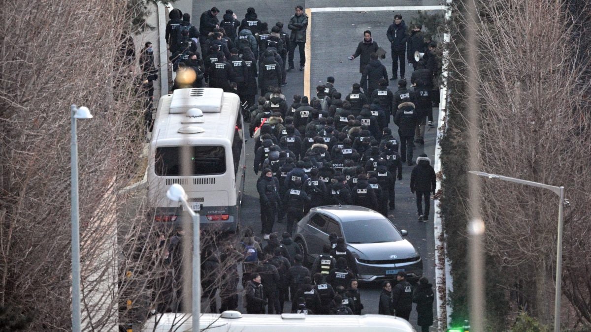 South Korea: Investigators enter Yoon's residence, supporters gather to block his arrest