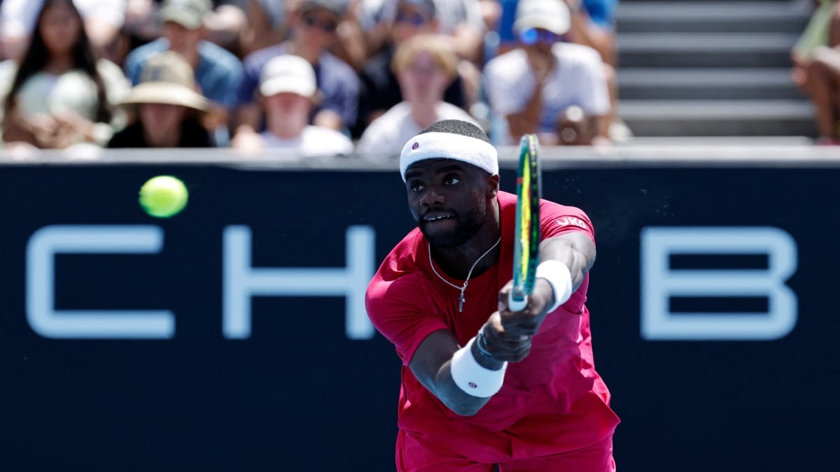 Australian Open 2025: Frances Tiafoe vomits on court during first round match; watch video