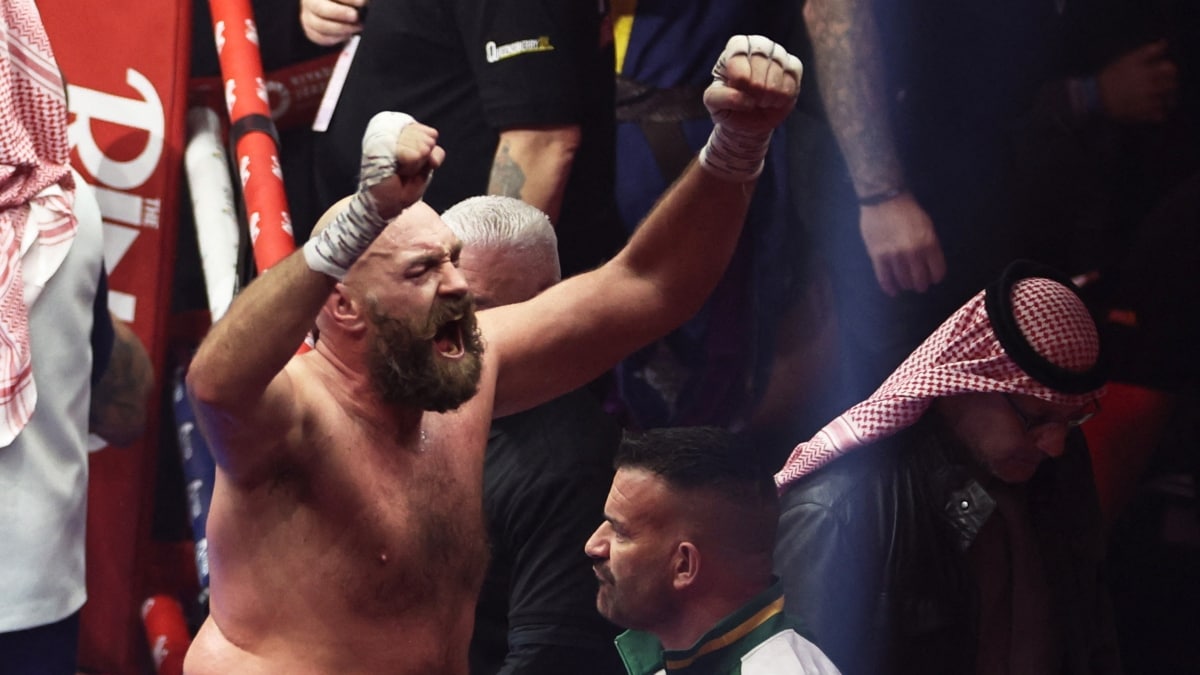 Former world heavyweight champion Tyson Fury announces retirement from boxing again