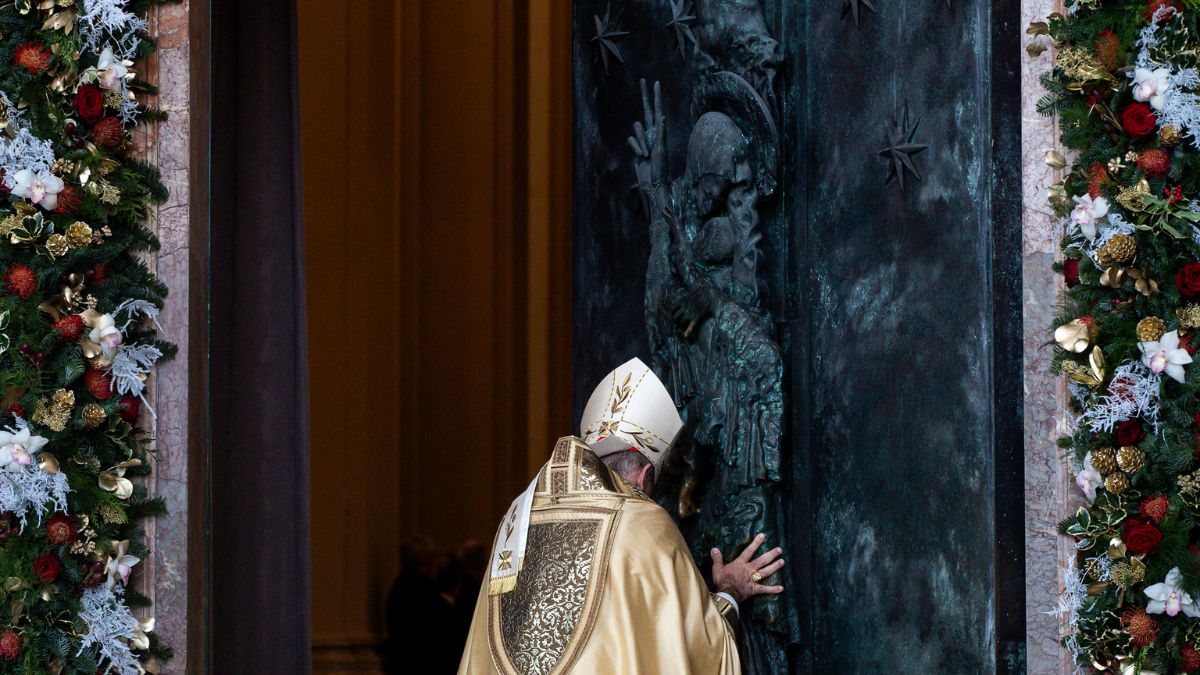 Gay men can train to become priests only if they don't 'support homosexuality': Italy Church Gay men can train to become priests only if they don't 'support homosexuality': Italy Church