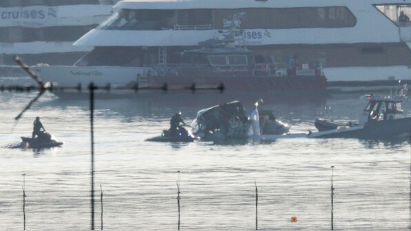 No survivors in Washington plane crash: Why recovering bodies from Potomac River is challenging