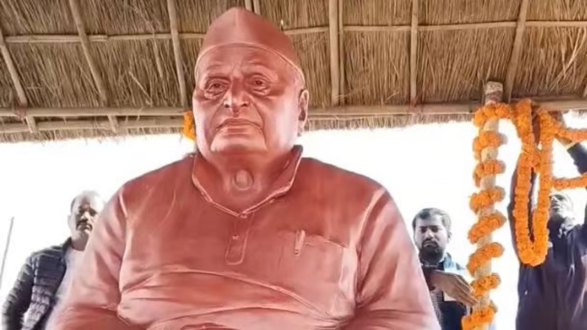 Why a Mulayam Singh Yadav statue at Maha Kumbh Mela has sparked a row Why a Mulayam Singh Yadav statue at Maha Kumbh Mela has sparked a row