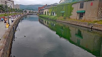 Tourism officials in Otaru, Hokkaido, deployed security guards this week to prevent people congregating on Funami-za. Pixabay